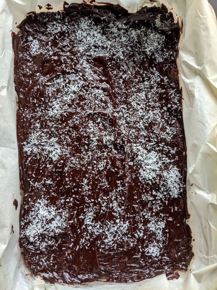 Healthy vegan chocolate slice4 - The Simple Healthy Hub