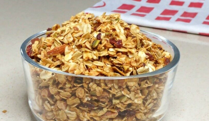 Healthy Homemade Granola Recipe - The Simple Healthy Hub