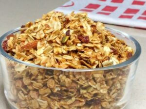 Healthy Homemade Granola Recipe5- The Simple Healthy Hub